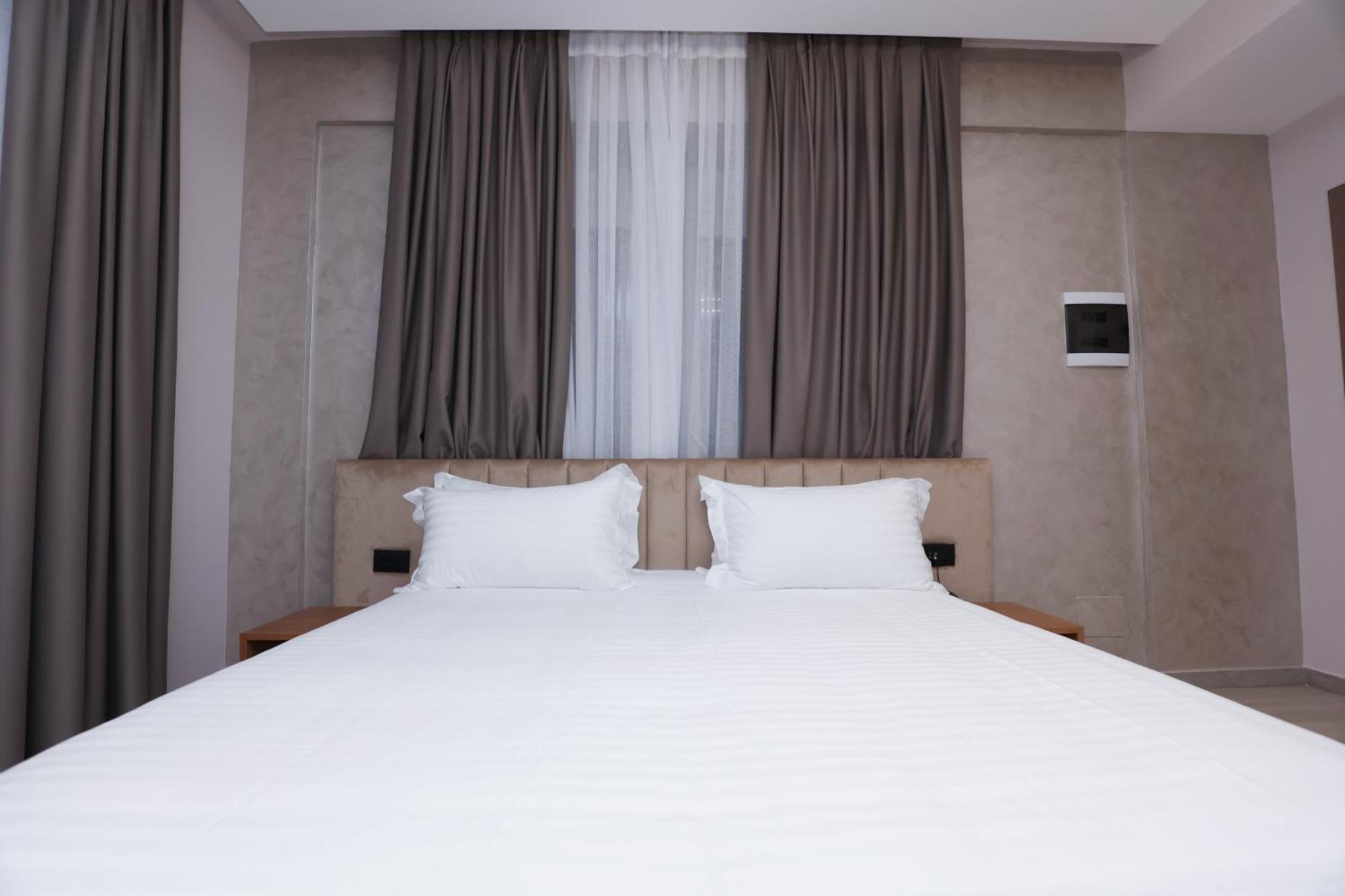 Residence Inn Hotel Tirana Zewnętrze zdjęcie